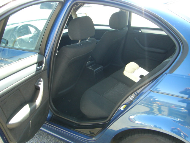 vista interior trasero 2 BMW 320D 2.0 150CV AUTOMATICO