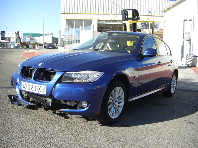 vista delantera izquierda BMW 318D 2.0 143CV