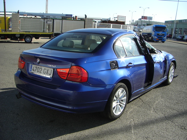 vista trasera derecha BMW 318D 2.0 143CV