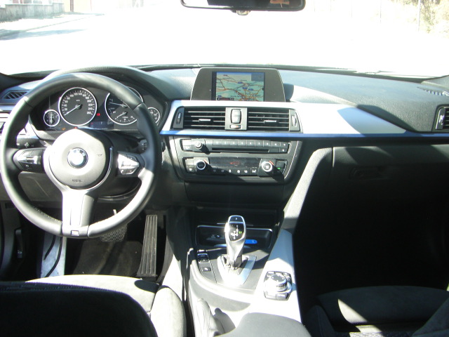 vista salpicadero BMW 330D 3.0 258CV PACK M AUTOMATICO