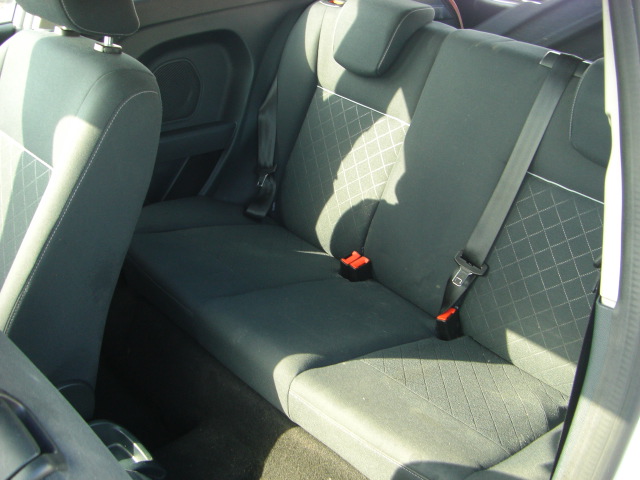vista interior trasero FORD FIESTA 1.4 TDCI TREND 68CV