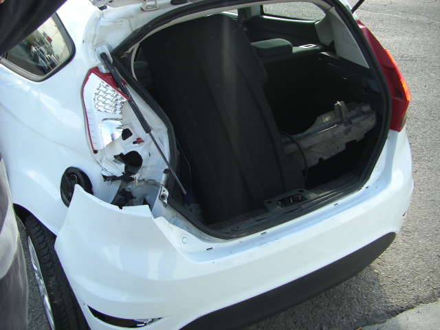 vista interior maletero golpe FORD FIESTA 1.4 TDCI TREND 68CV