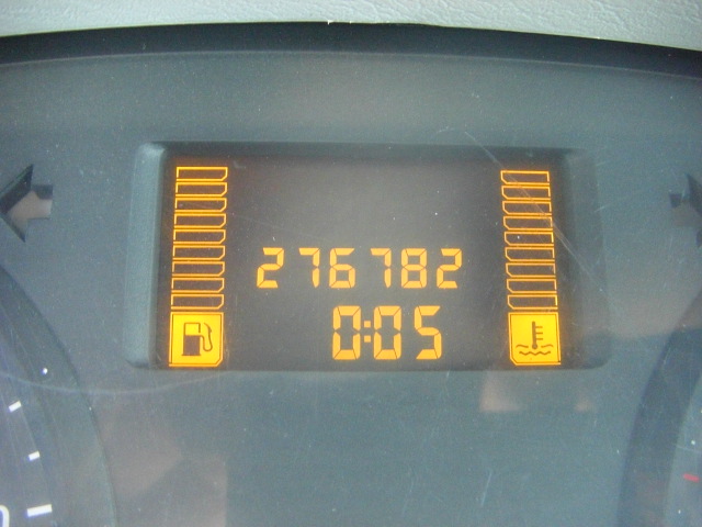 vista km OPEL VIVARO 1.9 D 80CV 9PLAZAS