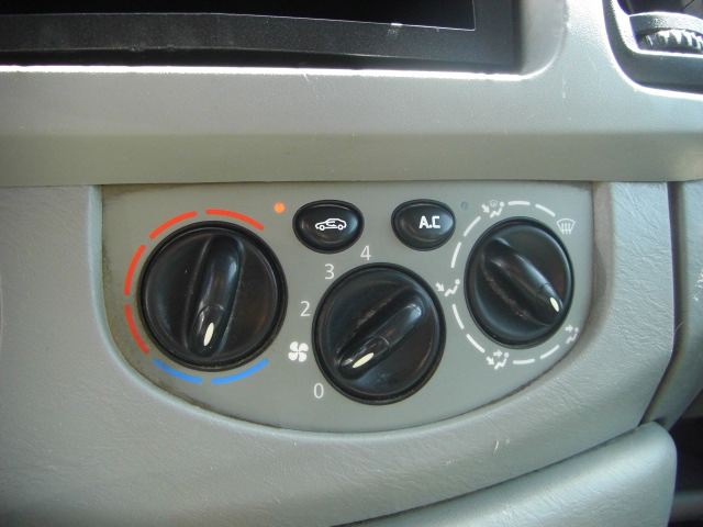 vista a/c OPEL VIVARO 1.9 D 80CV 9PLAZAS