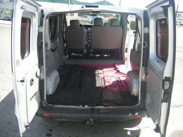 vista interior caja OPEL VIVARO 1.9 D 80CV 9PLAZAS