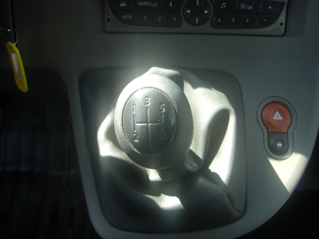 vista cambio RENAULT KANGOO INDUSTRIAL CONFORT 1.5 DCI 70CV