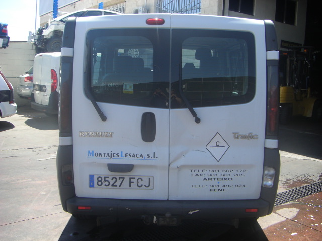 vista trasera RENAULT TRAFIC 1.9 DCI 100CV