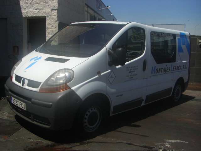 vista delantera izquierda RENAULT TRAFIC 1.9 DCI 100CV
