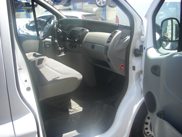 vista interior derecho RENAULT TRAFIC 1.9 DCI 100CV