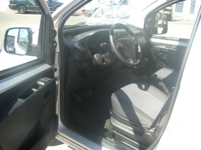vista interior izquierdo PEUGEOT BIPPER 1.3 HDI INDUSTRIAL 75CV