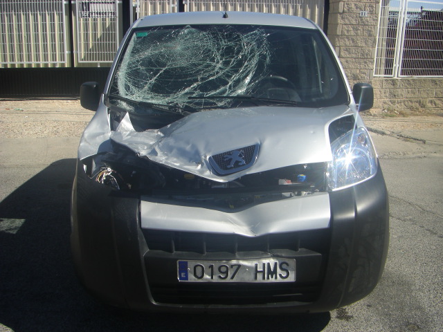 vista delantera PEUGEOT BIPPER 1.3 HDI INDUSTRIAL 75CV