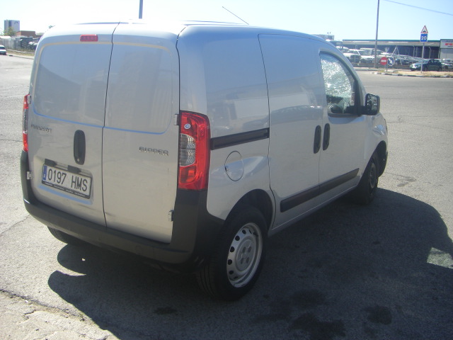 vista trasera derecha PEUGEOT BIPPER 1.3 HDI INDUSTRIAL 75CV