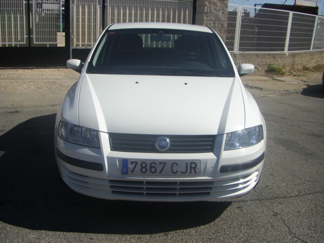 vista delantera FIAT STILO 1.9 JTD 115CV