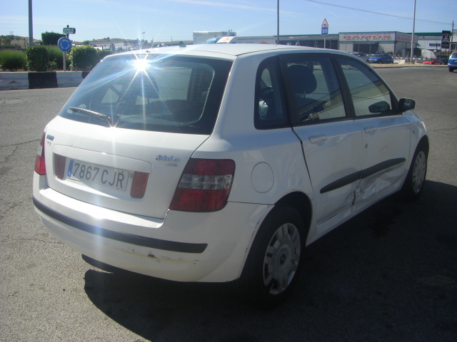 vista trasera derecha FIAT STILO 1.9 JTD 115CV
