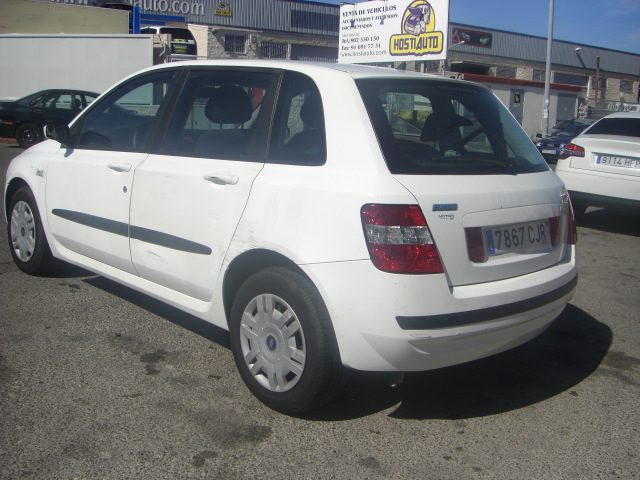 vista trasera FIAT STILO 1.9 JTD 115CV