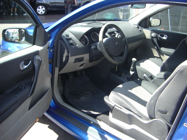 vista interior izquierdo RENAULT MEGANE 1.6 GASOLINA 113CV