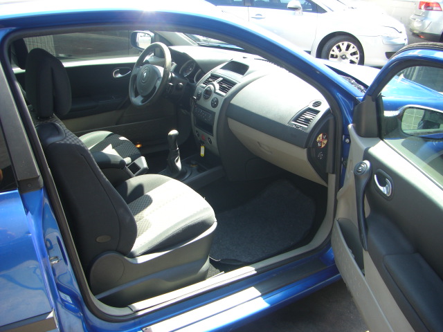 vista interior derecho RENAULT MEGANE 1.6 GASOLINA 113CV