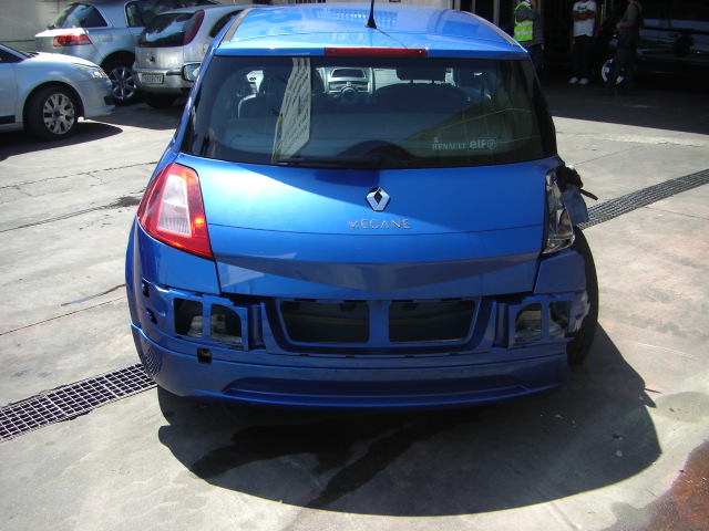 vista trasera RENAULT MEGANE 1.6 GASOLINA 113CV
