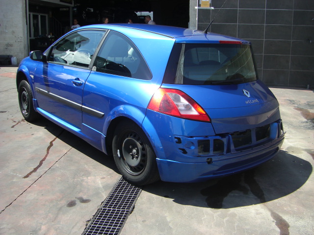 vista trasera izquierda RENAULT MEGANE 1.6 GASOLINA 113CV