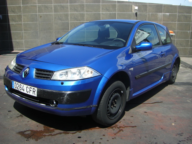 vista delantera izquierda RENAULT MEGANE 1.6 GASOLINA 113CV