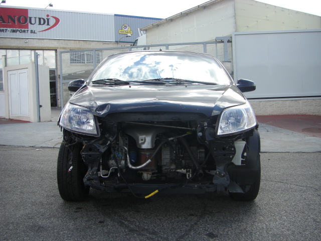 vista delantera CHEVROLET AVEO 1.2 84CV GASOLINA