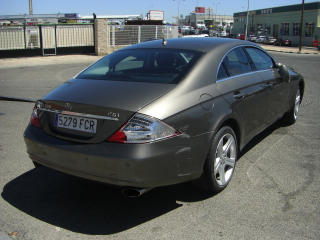 vista trasera derecha MERCEDES BENZ CLS 350 CGI 3.5 292CV GASOLINA AUTOMATICO
