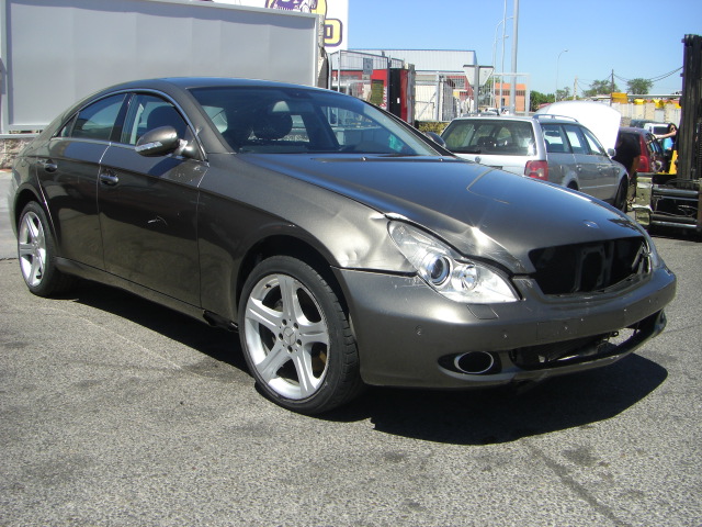 vista delantera derecha MERCEDES BENZ CLS 350 CGI 3.5 292CV GASOLINA AUTOMATICO