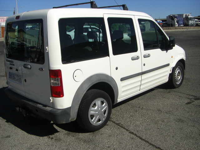 vista trasera derecha FORD TRANSIT CONET TOURNEO COMBI 1.8 TDCI 75CV