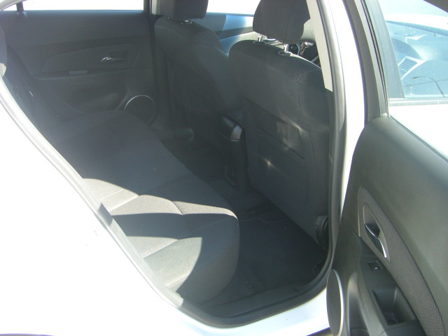 vista interior trasero 2 CREVROLET CRUZE 1.6 GASOLINA 124CV
