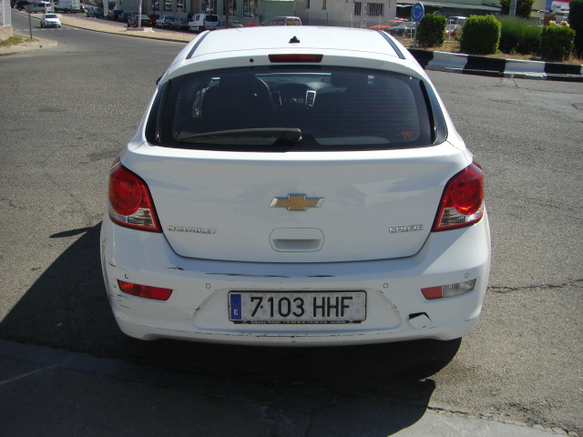 vista trasera CREVROLET CRUZE 1.6 GASOLINA 124CV