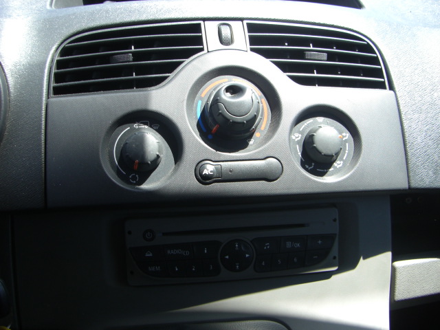vista a/c RENAULT KANGOO CONFORT FURGON 1.5 DCI 70CV