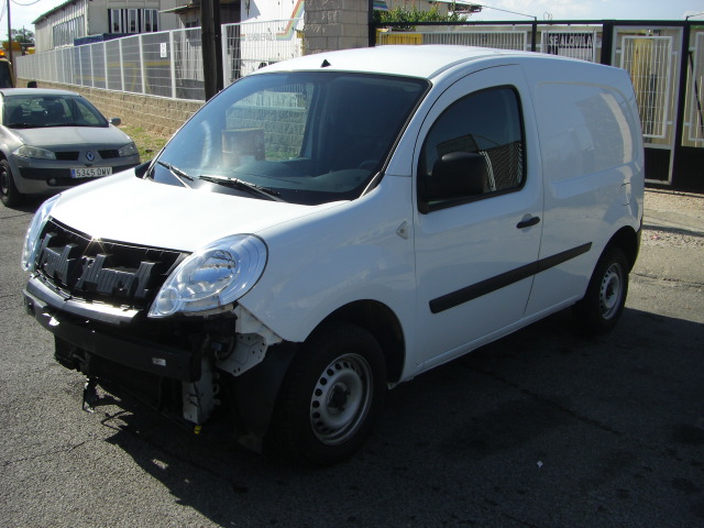 vista delantera izquierda RENAULT KANGOO 1.5 DCI 70CV FURGON 