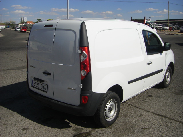 vista trasera derecha RENAULT KANGOO 1.5 DCI 70CV FURGON 
