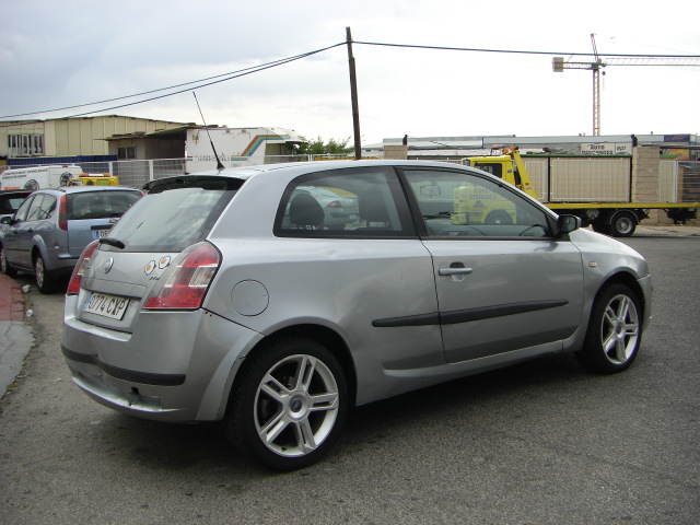 vista trasera derecha FIAT STILO 1.9 JTD 115CV