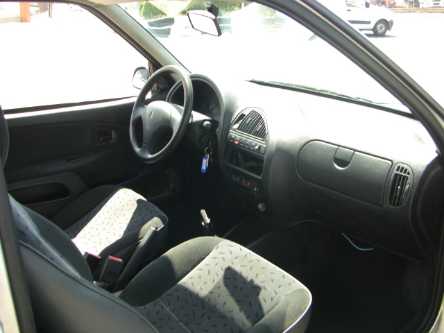 vista salpicadero CITROEN SAXO 1.5 D X 58CV