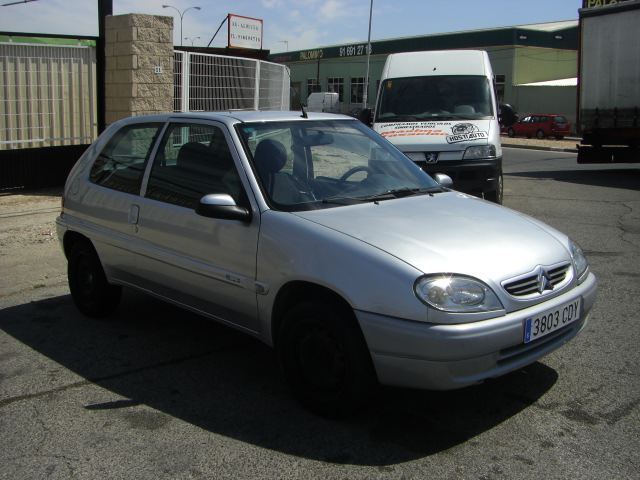 vista delantera derecha CITROEN SAXO 1.5 D X 58CV
