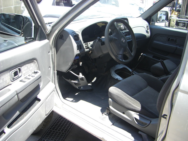 vista interior izquierdo NISSAN NAVARA NP 300 PICKUP 2.5 CONFORT