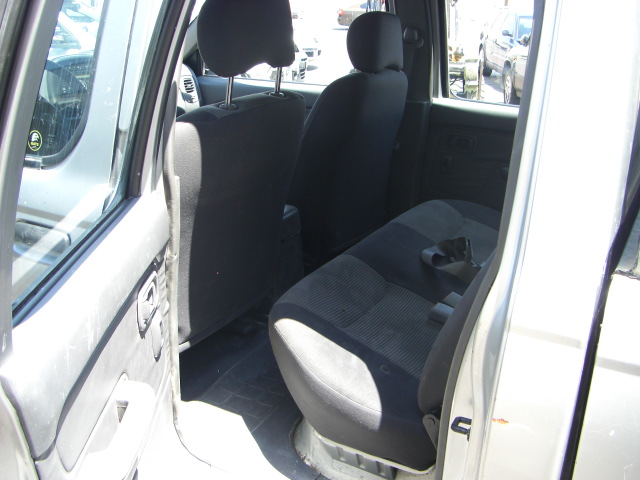 vista interior trasero NISSAN NAVARA NP 300 PICKUP 2.5 CONFORT