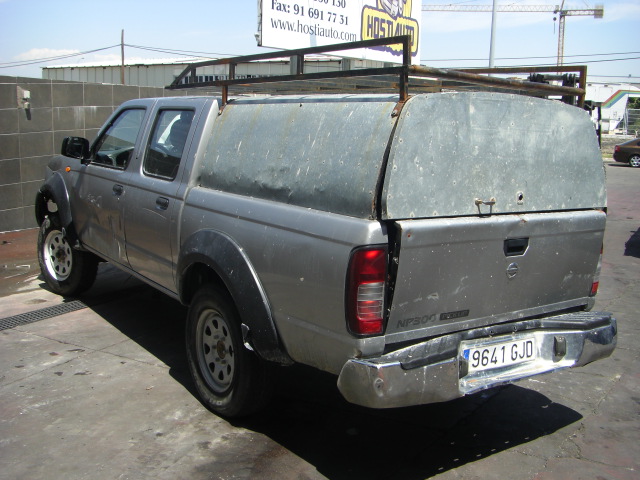 vista trasera izquierdaNISSAN NAVARA NP 300 PICKUP 2.5 CONFORT 
