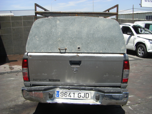 vista trasera NISSAN NAVARA NP 300 PICKUP 2.5 CONFORT