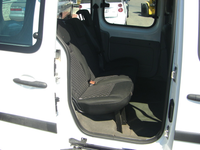 vista interior trasero RENAULT KANGOO COMBI 1.5 DCI 70CV