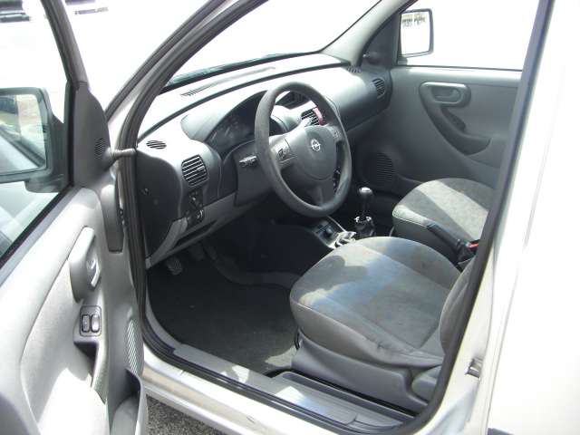 vista interior izquierdo OPEL COMBO 1.3 CDTI 70CV COMBI