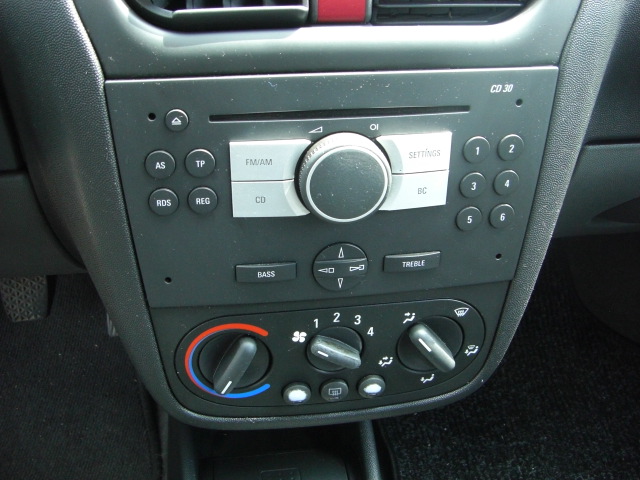 vista cd y a/c vista interior izquierdo OPEL COMBO 1.3 CDTI 70CV COMBI