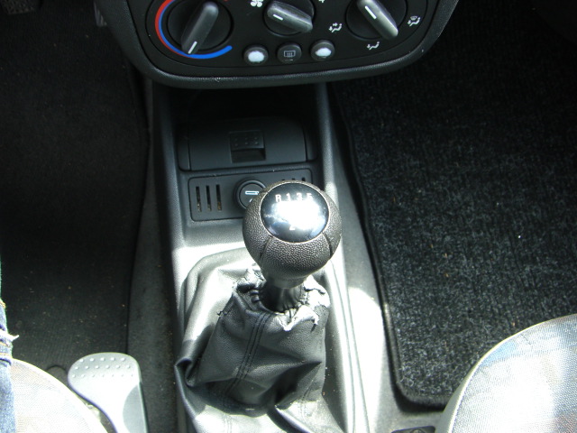 vista cambio vista interior izquierdo OPEL COMBO 1.3 CDTI 70CV COMBI