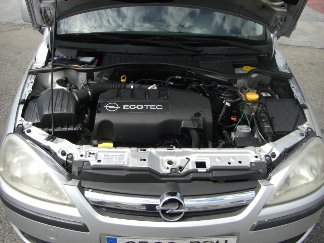 vista motor vista interior izquierdo OPEL COMBO 1.3 CDTI 70CV COMBI