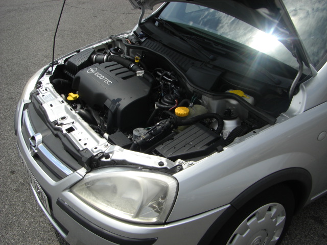 vista motor 2 vista interior izquierdo OPEL COMBO 1.3 CDTI 70CV COMBI