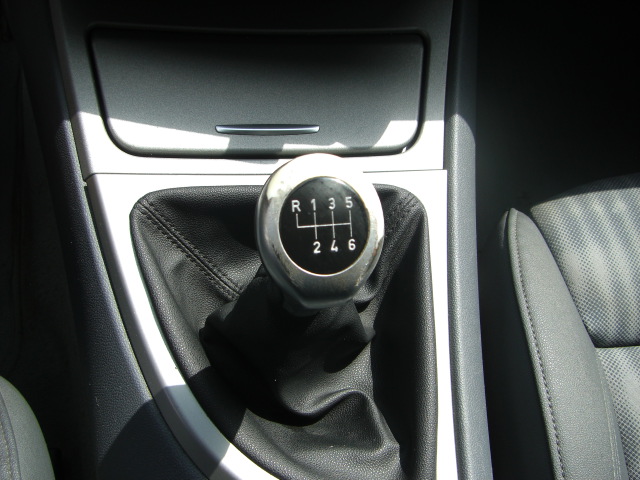 vista cambio BMW 118D 2.0 122CV