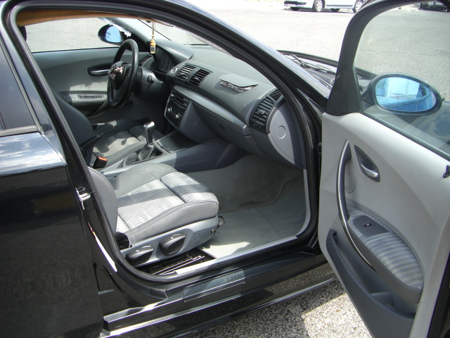 vista interior derecho BMW 118D 2.0 122CV