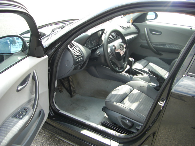 vista interior izquierdo BMW 118D 2.0 122CV