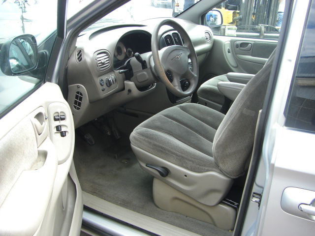 vista interior izquierdo CRYSLER VOYAGER 2.5 SE CRD 141CV 7PLAZAS